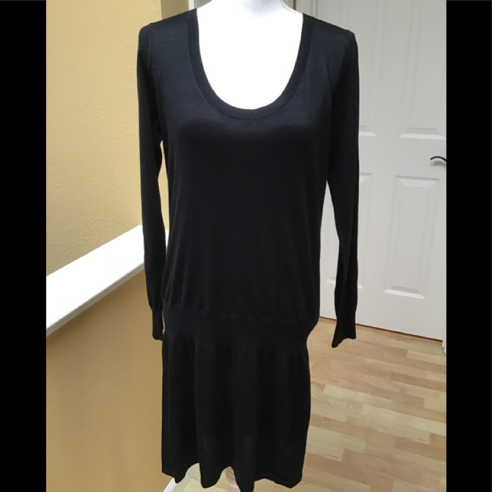 Banana Republic Women’s Black Long Sleeve Dress.